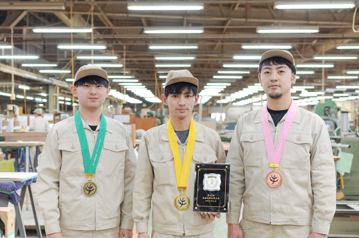 技能五輪金賞受賞 天童木工